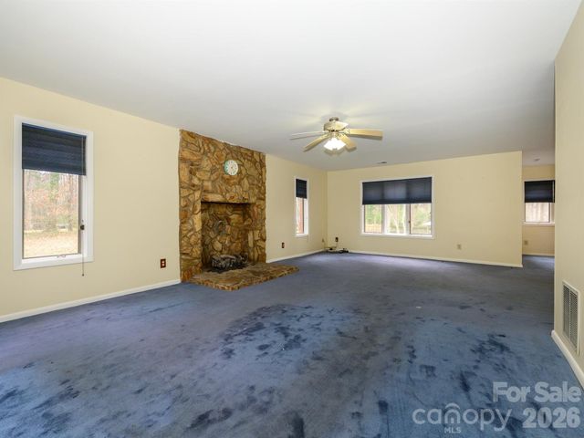 7600 Wallace Lane, Charlotte, NC 28212