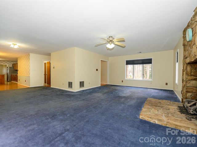 7600 Wallace Lane, Charlotte, NC 28212