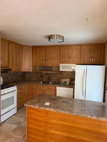 40 Sheridan Rd, Marlborough, MA 01752