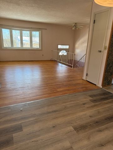 40 Sheridan Rd, Marlborough, MA 01752