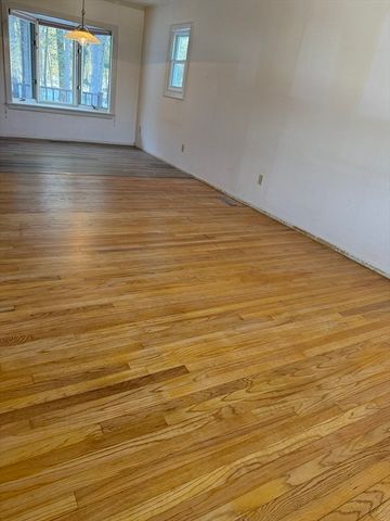 40 Sheridan Rd, Marlborough, MA 01752