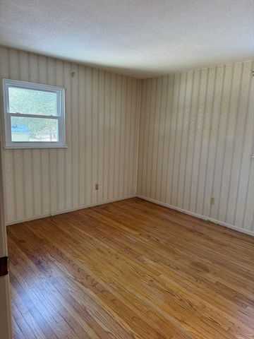 40 Sheridan Rd, Marlborough, MA 01752