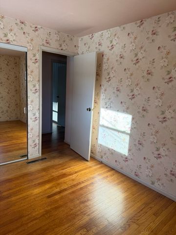 40 Sheridan Rd, Marlborough, MA 01752