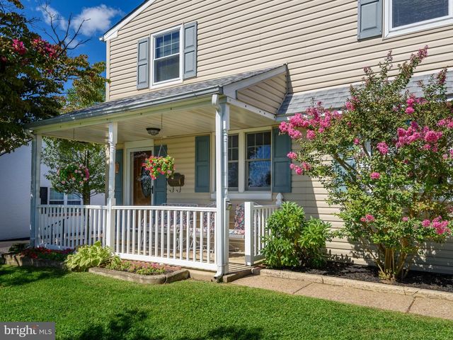 9818 WOODFERN RD, Philadelphia, PA 19115