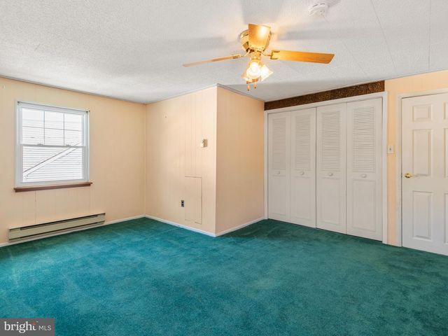 9818 WOODFERN RD, Philadelphia, PA 19115