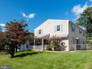 9818 WOODFERN RD, Philadelphia, PA 19115