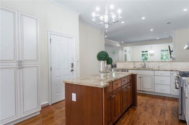 3127 Lenox Road 6, Atlanta, GA 30324