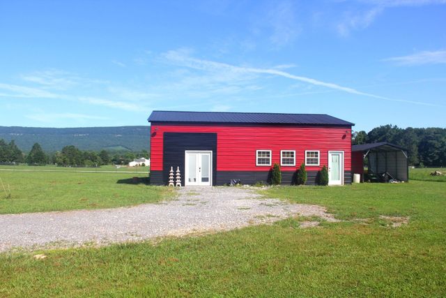 18 Barnview Road, Trion, GA 30753