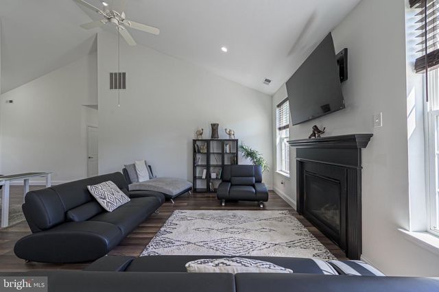 1092 CHEWS LANDING RD, Clementon, NJ 08021