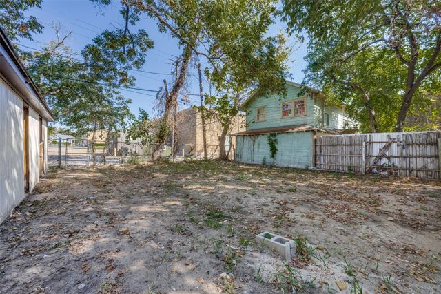 609 W Owing Street, Denison, TX 75020