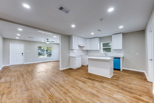 609 W Owing Street, Denison, TX 75020