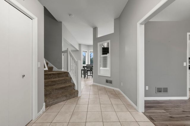 1672 Windsor Drive S, Shakopee, MN 55379