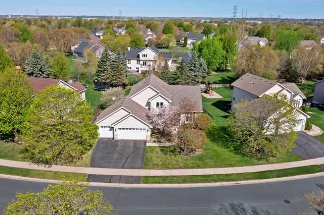 1672 Windsor Drive S, Shakopee, MN 55379