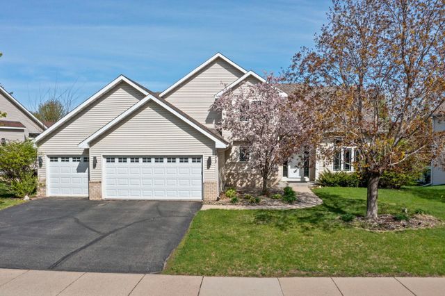 1672 Windsor Drive S, Shakopee, MN 55379