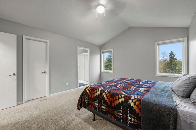 1672 Windsor Drive S, Shakopee, MN 55379