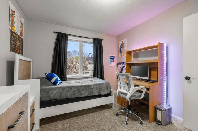 1672 Windsor Drive S, Shakopee, MN 55379