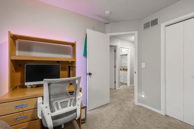 1672 Windsor Drive S, Shakopee, MN 55379