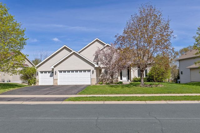 1672 Windsor Drive S, Shakopee, MN 55379