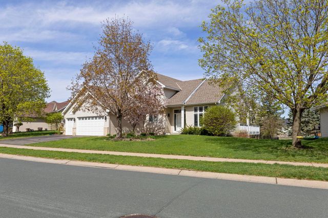 1672 Windsor Drive S, Shakopee, MN 55379