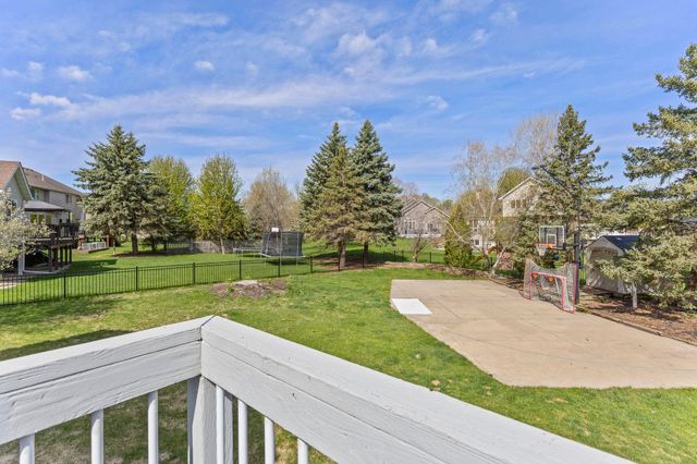 1672 Windsor Drive S, Shakopee, MN 55379