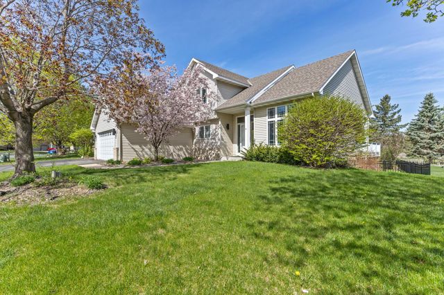 1672 Windsor Drive S, Shakopee, MN 55379