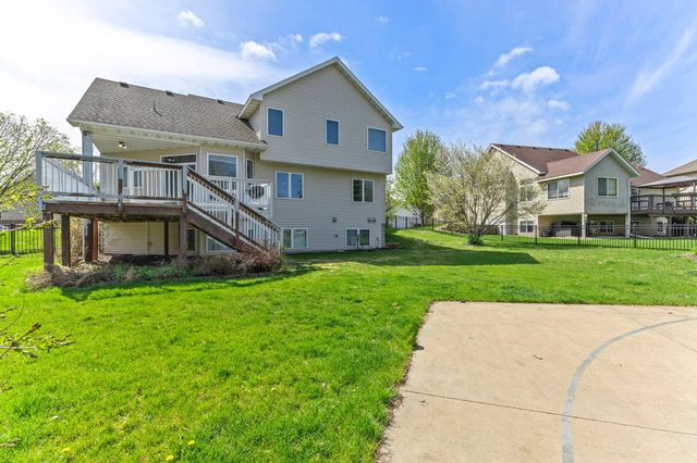 1672 Windsor Drive S, Shakopee, MN 55379