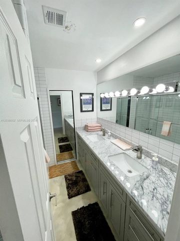 416 N Rainbow Drive, Hollywood, FL 33021