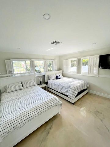 416 N Rainbow Drive, Hollywood, FL 33021
