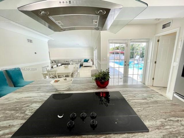 416 N Rainbow Drive, Hollywood, FL 33021
