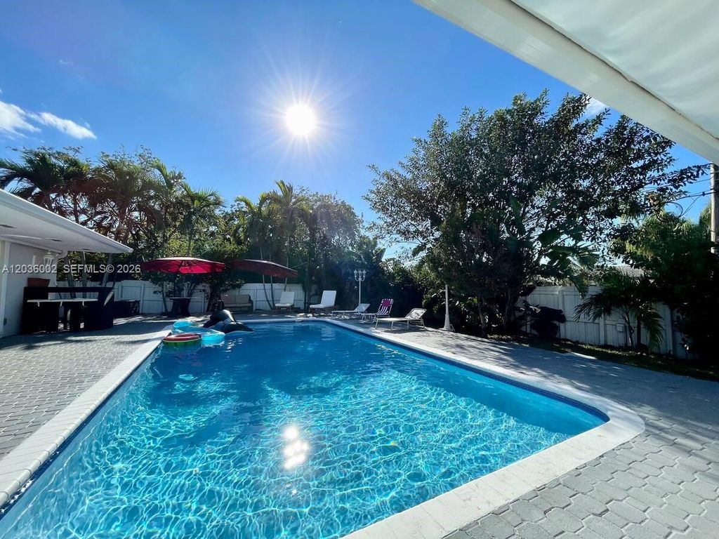 416 N Rainbow Drive, Hollywood, FL 33021