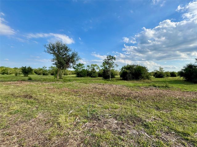 11957 7th St, Santa Fe, TX 77510