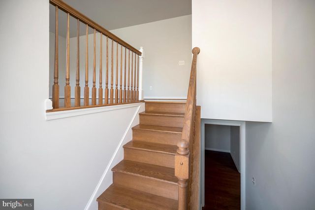 48 BELLE PLAINS RD, Fredericksburg, VA 22405