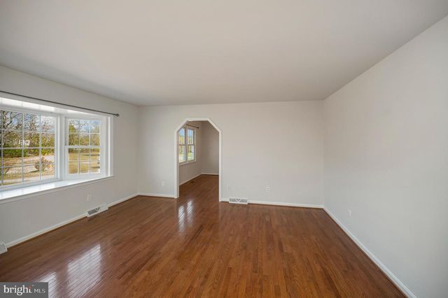 48 BELLE PLAINS RD, Fredericksburg, VA 22405