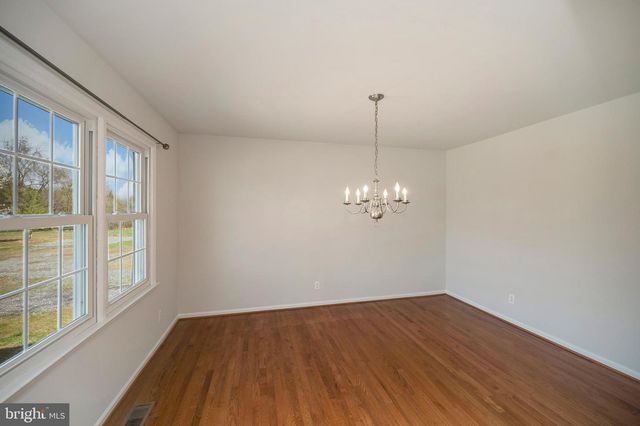 48 BELLE PLAINS RD, Fredericksburg, VA 22405