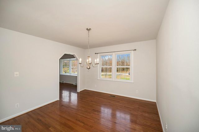 48 BELLE PLAINS RD, Fredericksburg, VA 22405