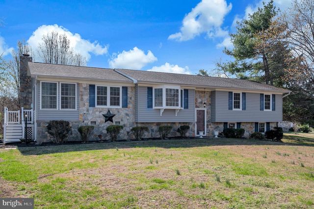 48 BELLE PLAINS RD, Fredericksburg, VA 22405