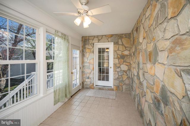 48 BELLE PLAINS RD, Fredericksburg, VA 22405