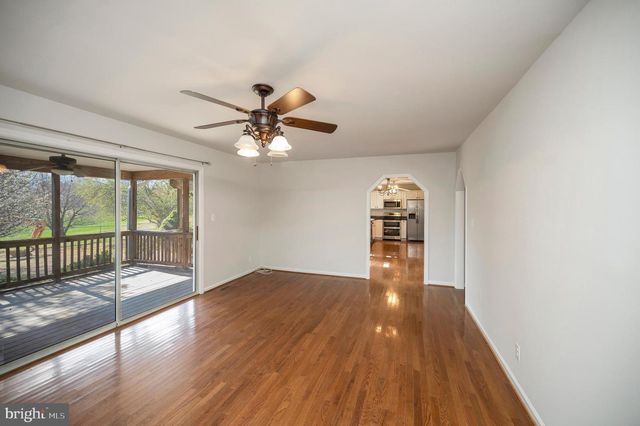 48 BELLE PLAINS RD, Fredericksburg, VA 22405