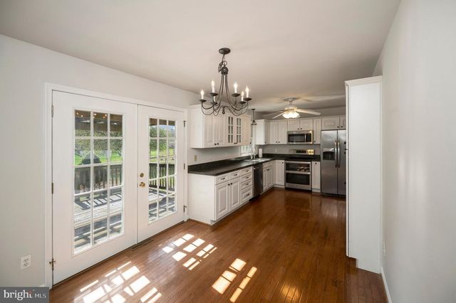 48 BELLE PLAINS RD, Fredericksburg, VA 22405