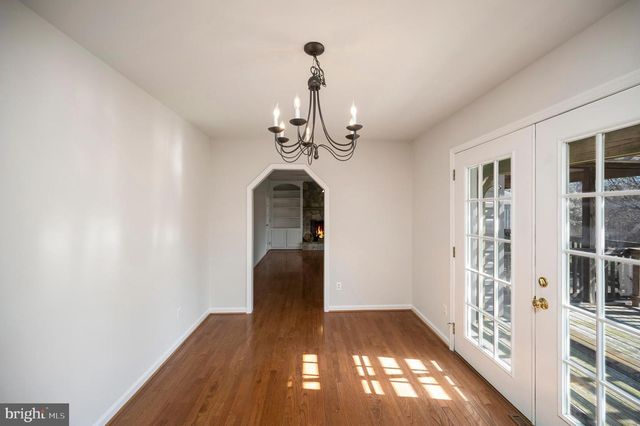 48 BELLE PLAINS RD, Fredericksburg, VA 22405