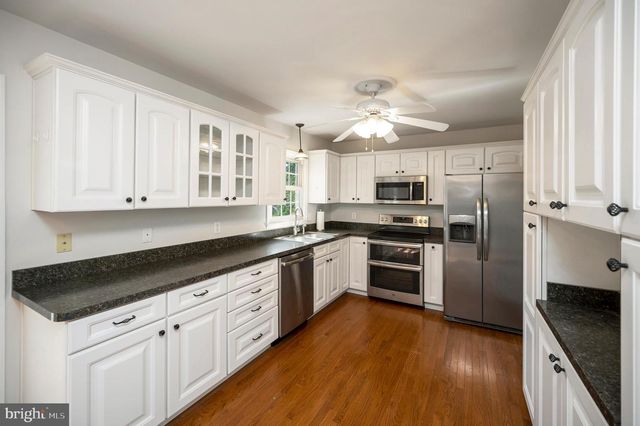 48 BELLE PLAINS RD, Fredericksburg, VA 22405