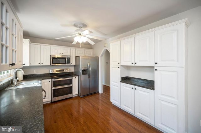 48 BELLE PLAINS RD, Fredericksburg, VA 22405