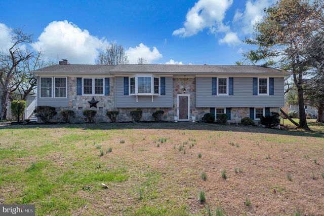 48 BELLE PLAINS RD, Fredericksburg, VA 22405