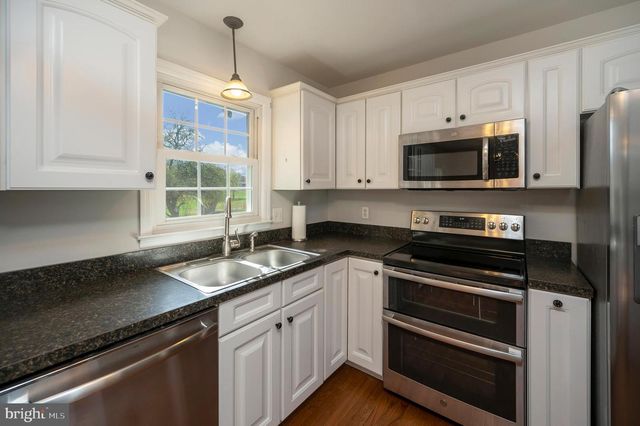 48 BELLE PLAINS RD, Fredericksburg, VA 22405