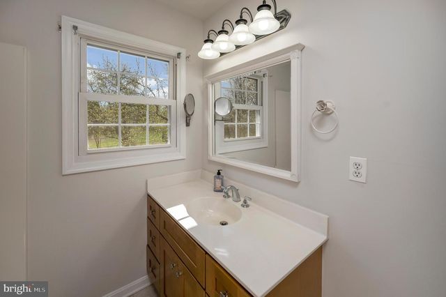 48 BELLE PLAINS RD, Fredericksburg, VA 22405