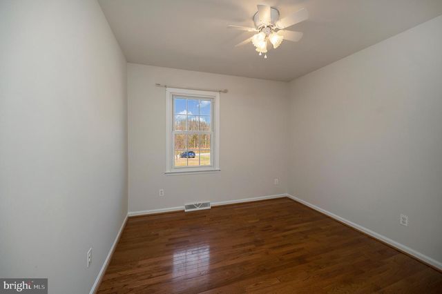 48 BELLE PLAINS RD, Fredericksburg, VA 22405