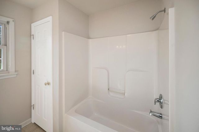 48 BELLE PLAINS RD, Fredericksburg, VA 22405