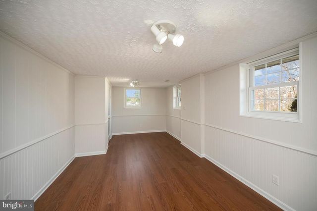 48 BELLE PLAINS RD, Fredericksburg, VA 22405