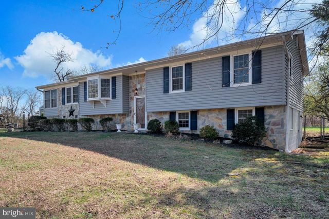 48 BELLE PLAINS RD, Fredericksburg, VA 22405