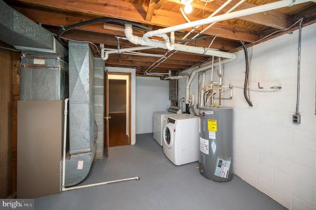 48 BELLE PLAINS RD, Fredericksburg, VA 22405